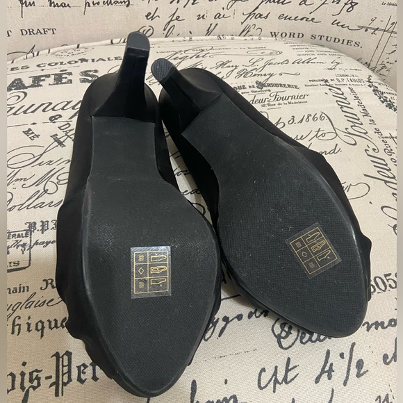 David’s Bridal Michelangelo Women’s High Heels Stilettos Size 8 - Picture 2 of 11